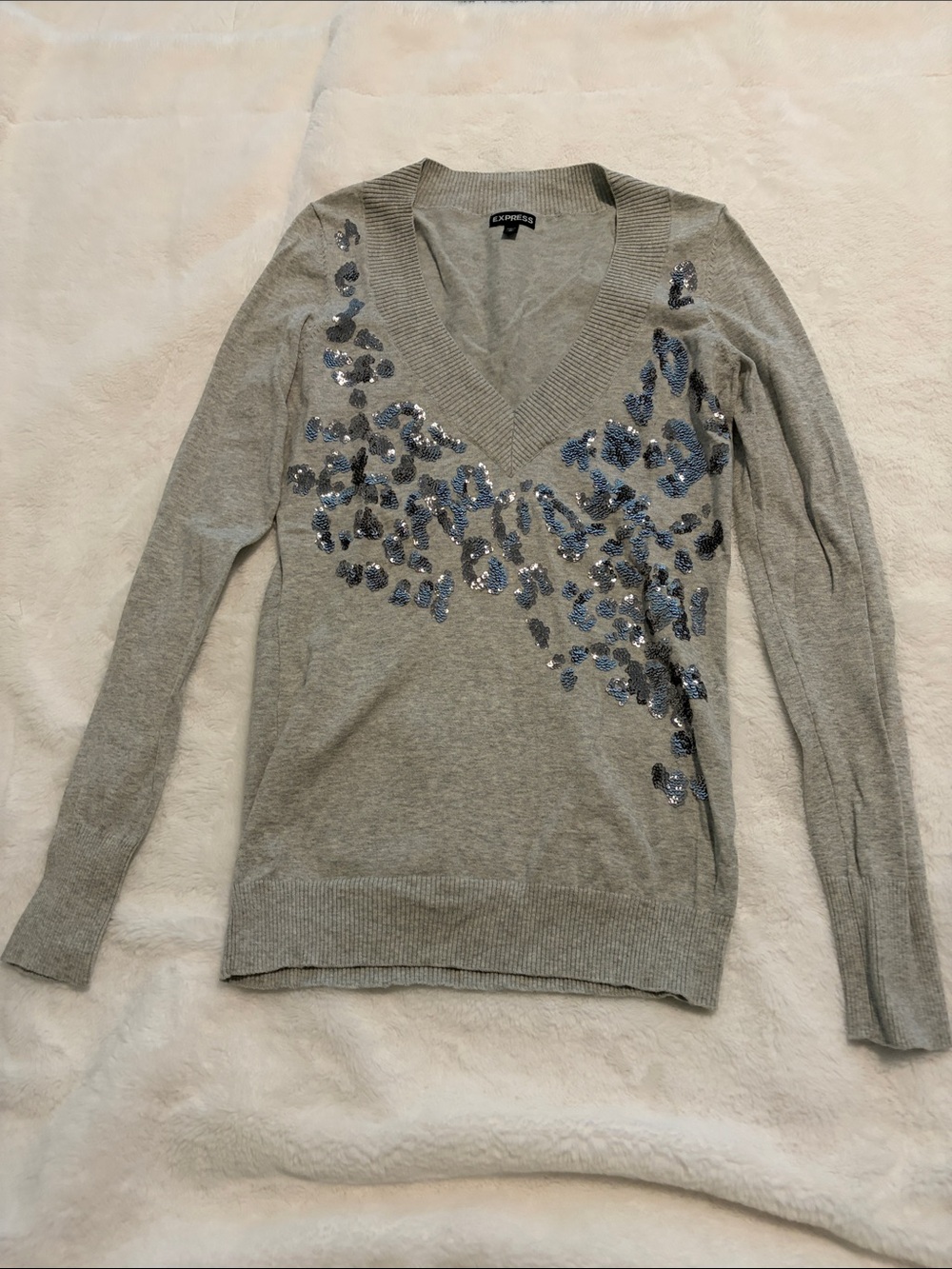 Express Gray Sequin Leopard V-Neck Sweater – Medium